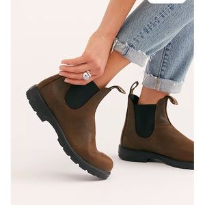 Blundstone Chelsea boots 8.5 tobacco suede